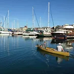 Fisherman\'S Wharf Bed & Breakfast
